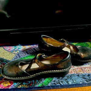 Copper metallic Algeria, baby doll shoe